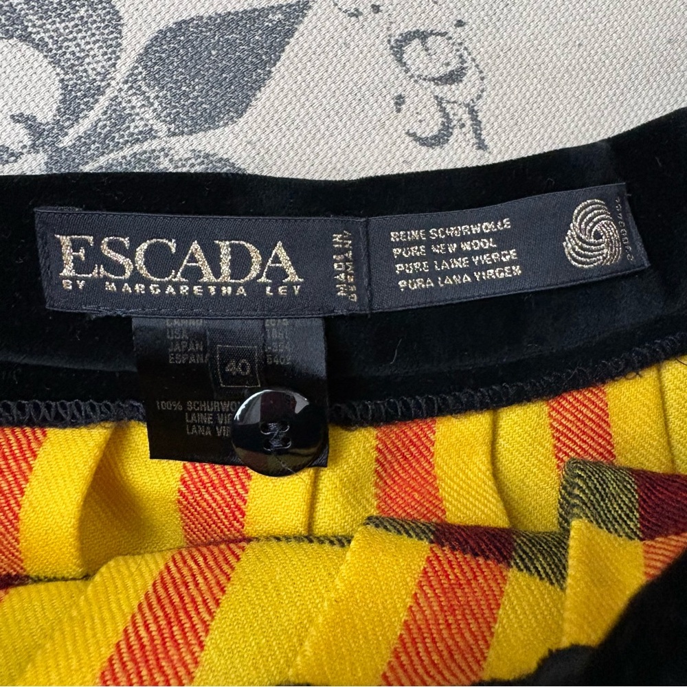 Escada Vintage Wool Yellow Plaid Pleated Schoolgirl Mini Skirt Womens Size 40 - Picture 6 of 8